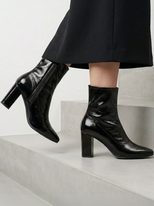 Women Round Toe Zip Regular Boots