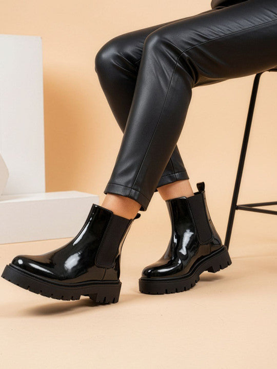 Women Round Toe Chelsea Boots