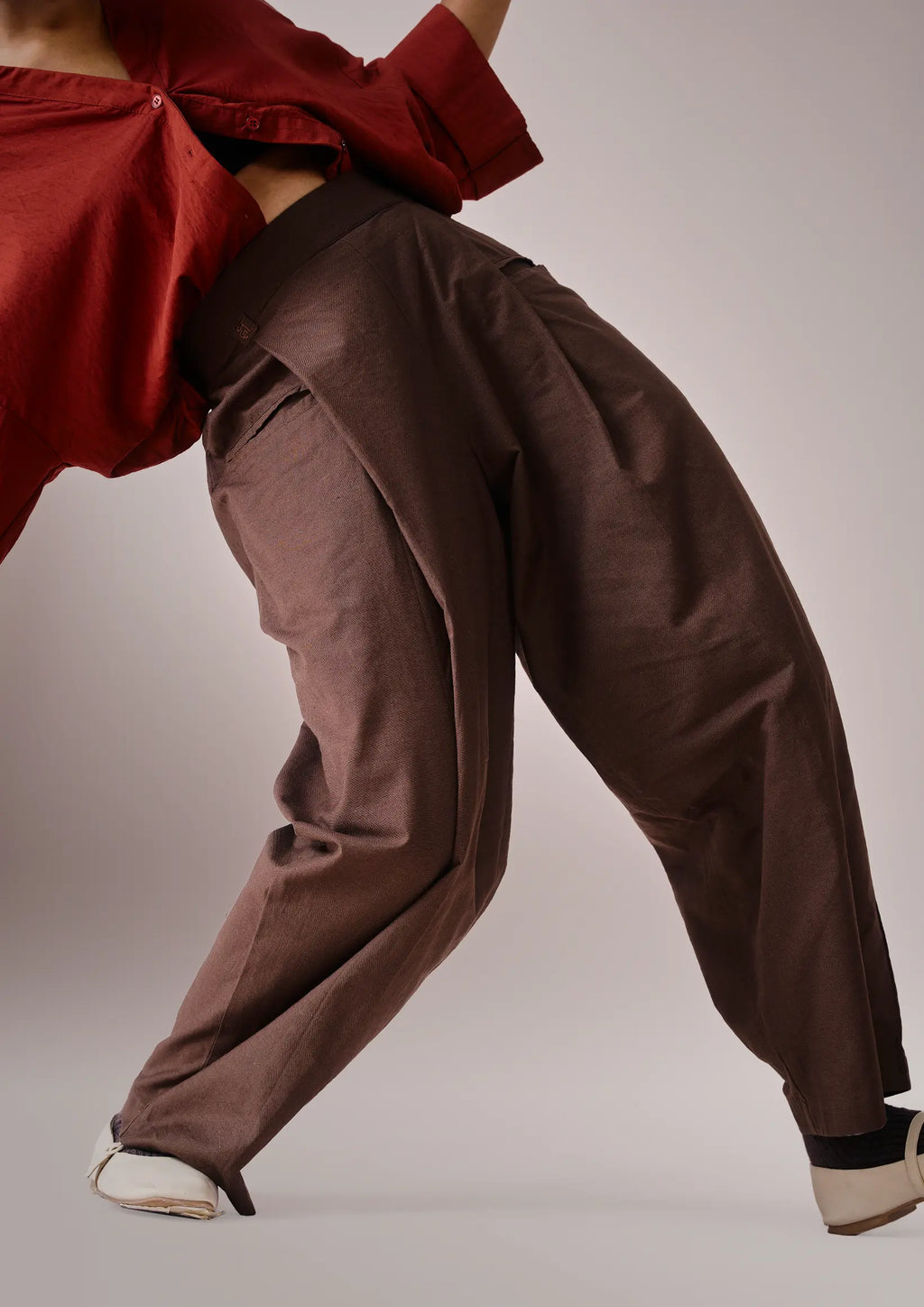 Op̈en-Boxcut Pants