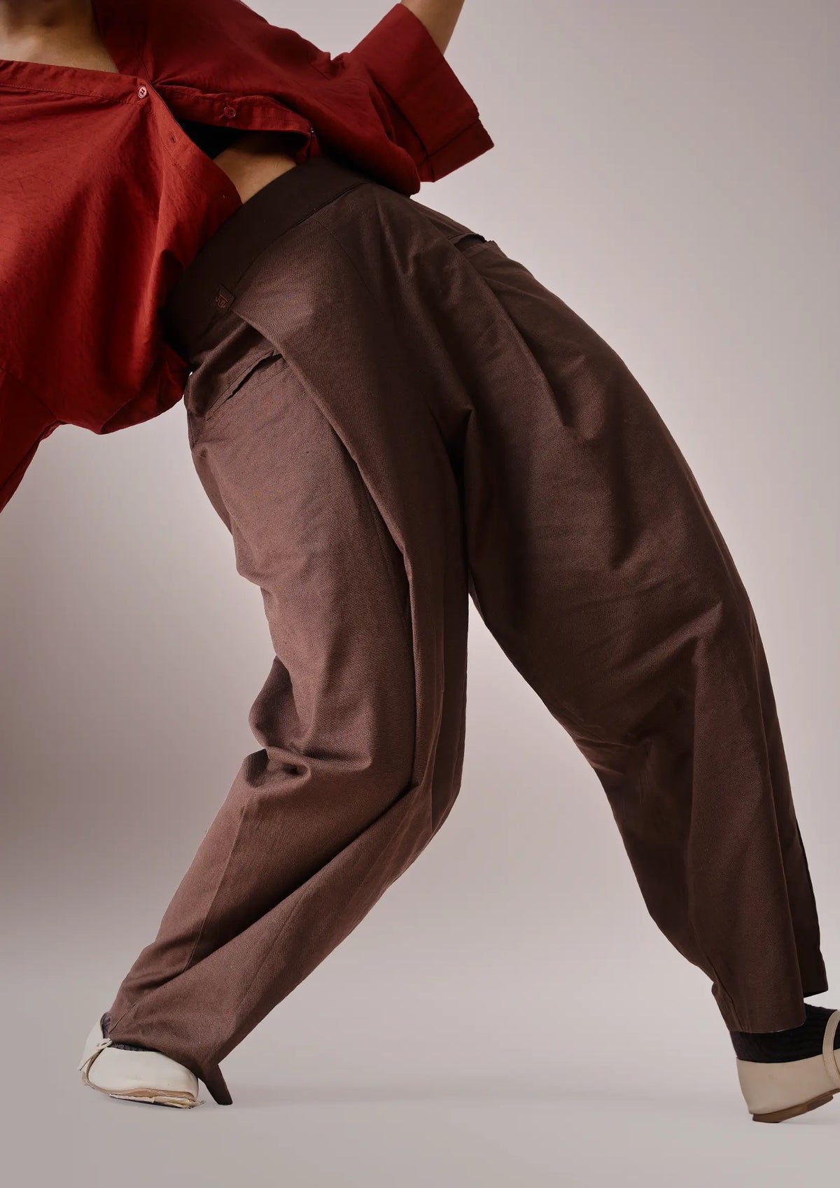Op̈en-Boxcut Pants
