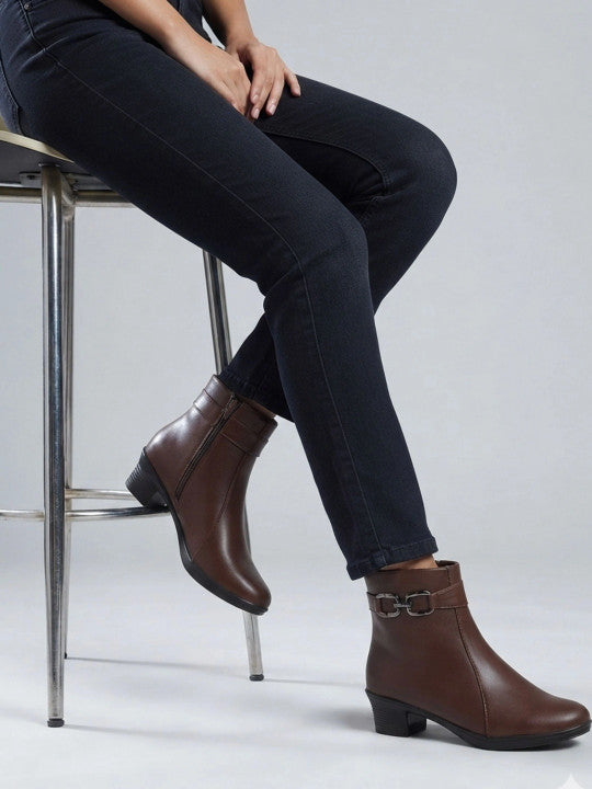Women Round Toe Zip Regular Boots