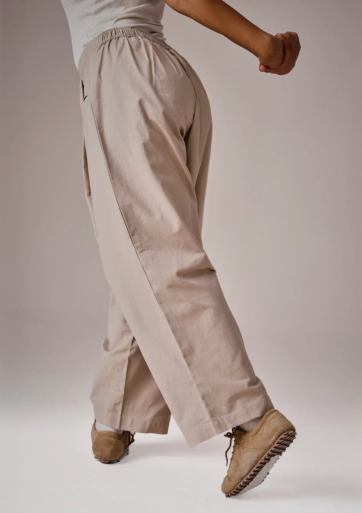 Op̈en-Boxcut Pants