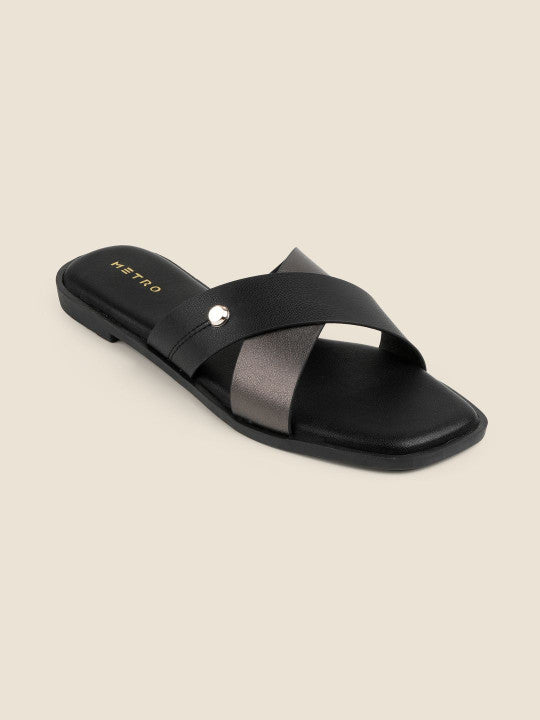 Women Solid Square Toe Flats