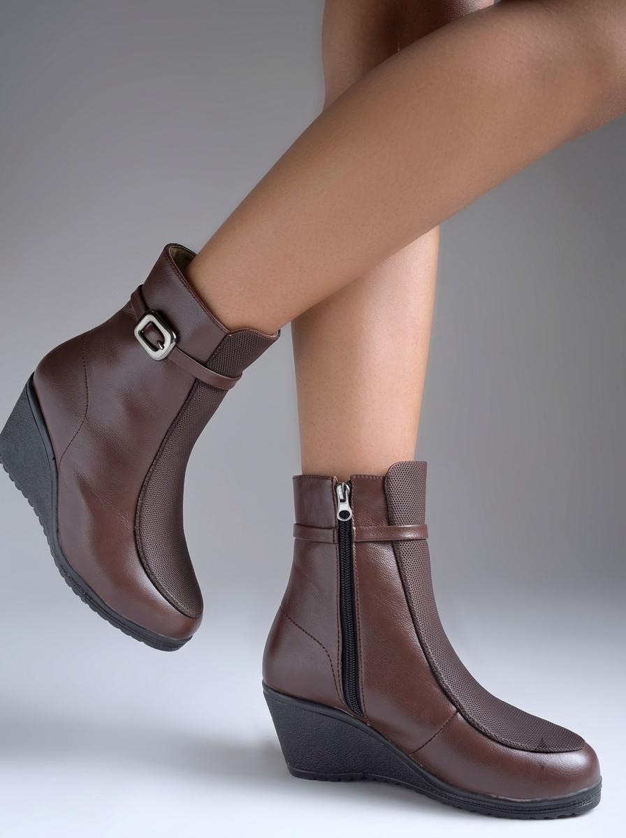 Round Toe Zip Regular Boots