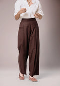 Op̈en-Boxcut Pants