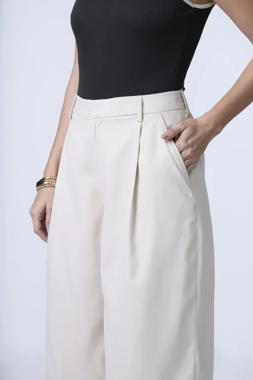 Off White Solid Straight Fit Trouser