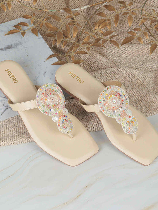 Women Embelished Open Toe Flats with Bows