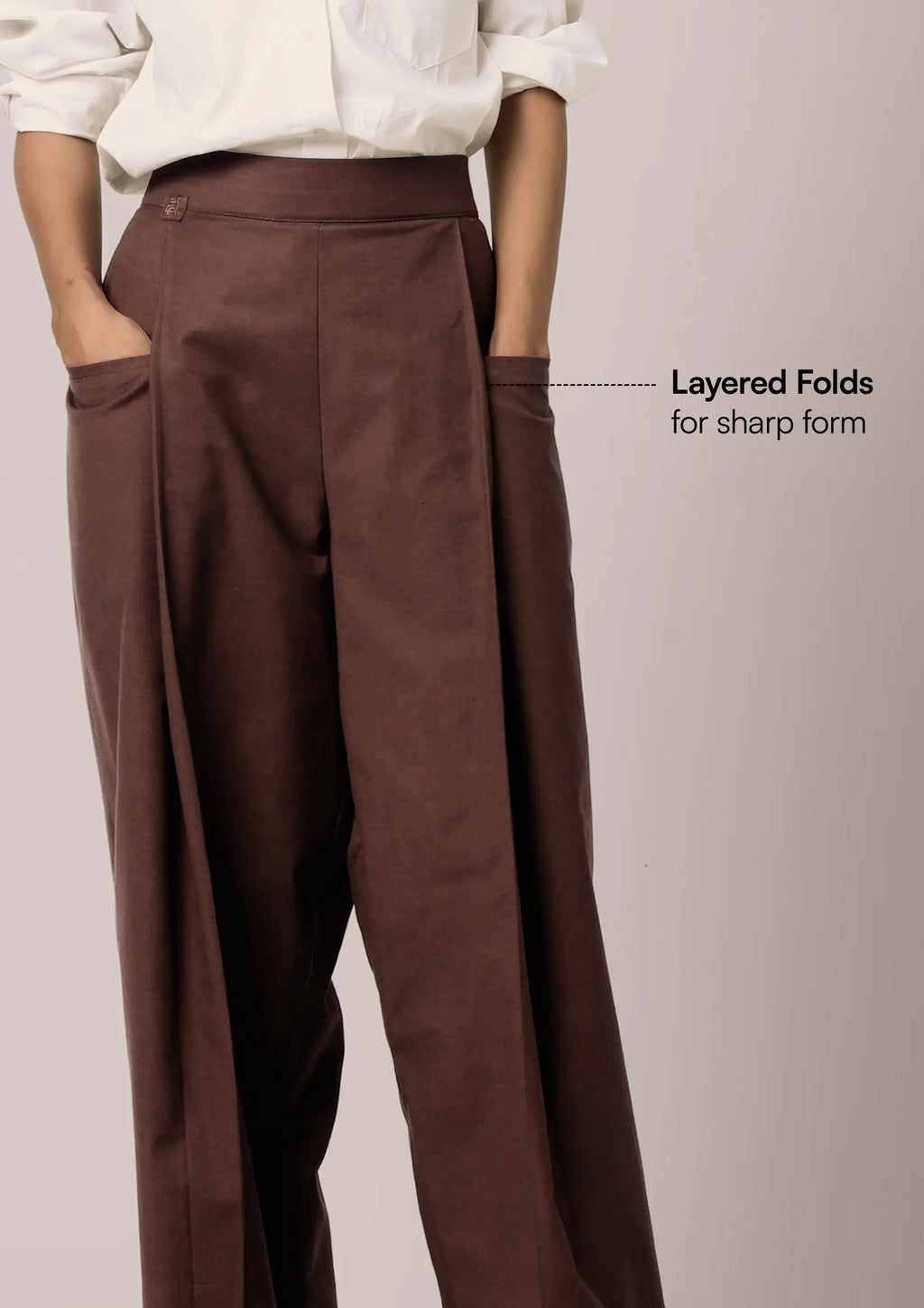 Op̈en-Boxcut Pants