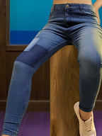Women Slim Fit Mildly Distressed Stretchable Jeans
