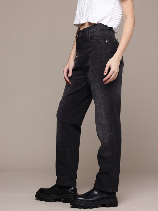 Women Straight Fit Mid-Rise Light Fade Stretchable Jeans