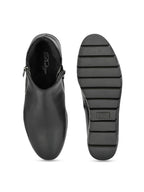 Women Black Solid Cheslea Boots