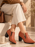 Women Pointed Toe Zip Regular Boots