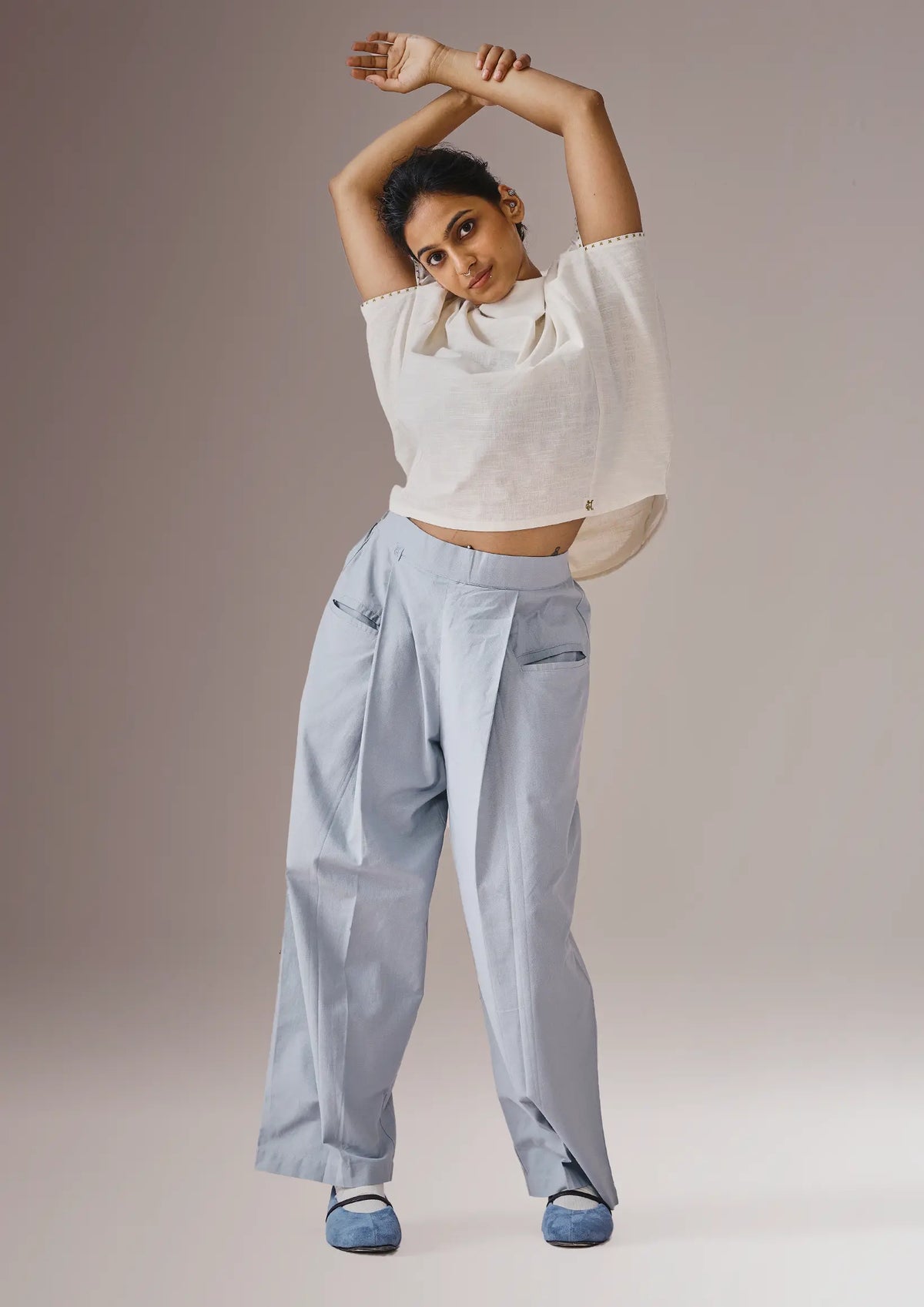 Op̈en-Boxcut Pants