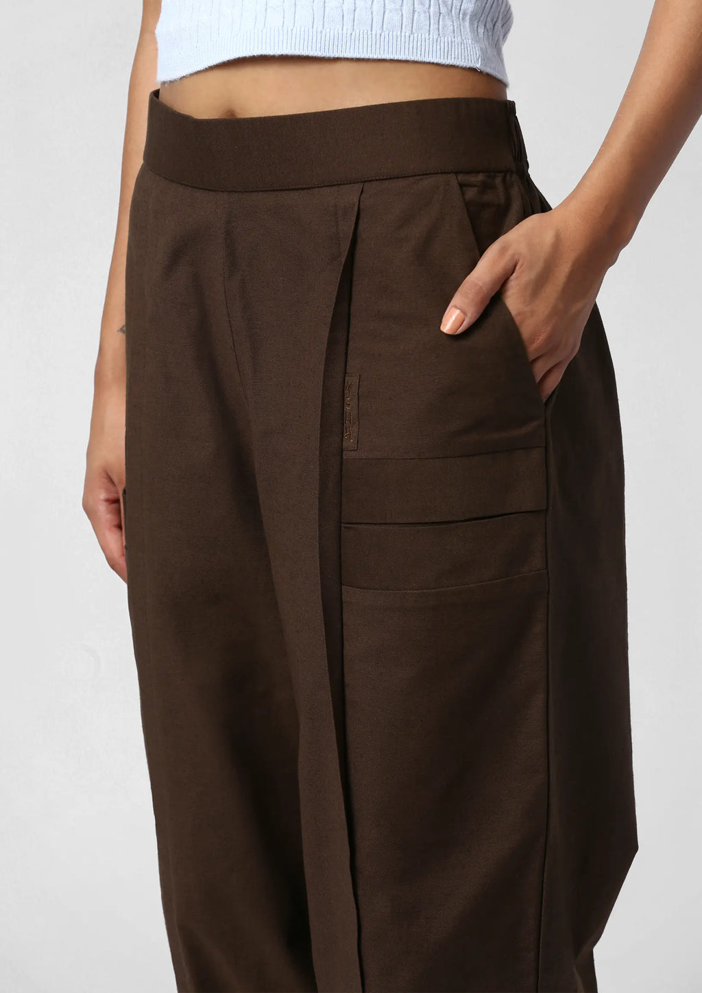 Clēan-tuck Pants