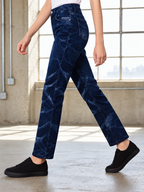 Women Blue Straight Fit Clean Look Light Fade Stretchable Jeans