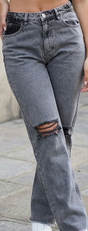 Women Straight Fit High-Rise Slash Knee Light Fade Jeans