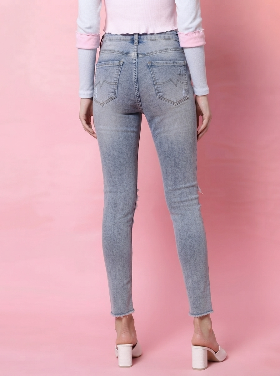 Women Blue Slim Fit Highly Distressed Light Fade Stretchable Cropped Jeans