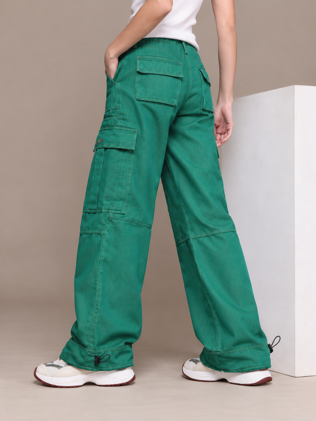 Women Wide Leg Mid-Rise Jeans