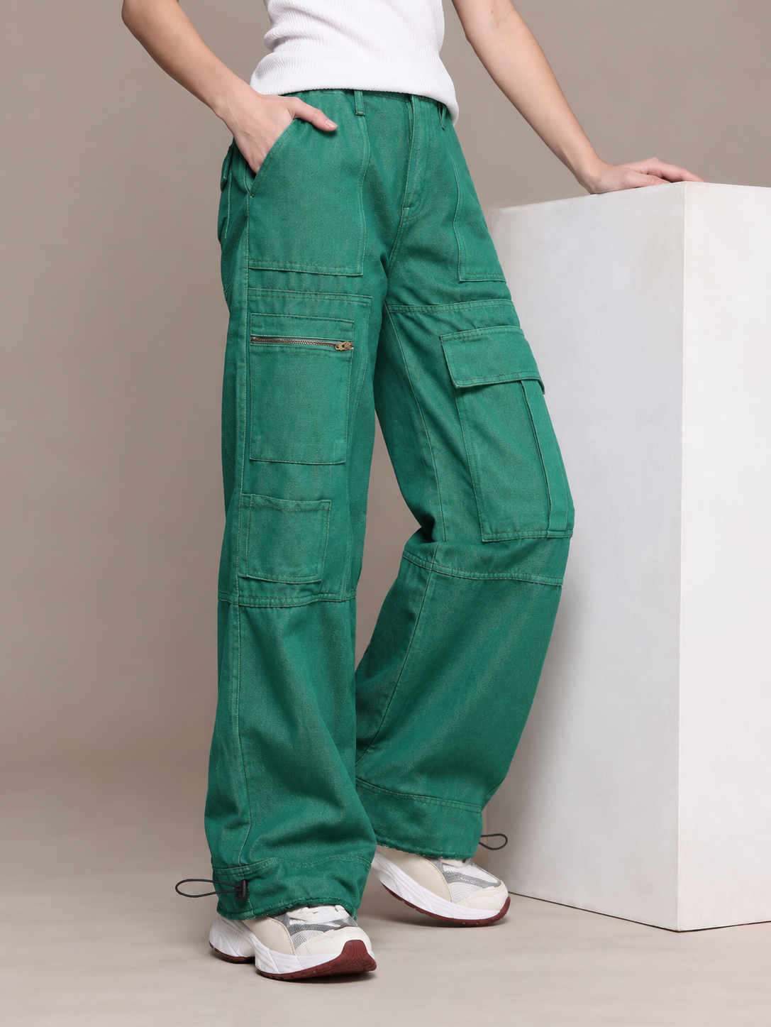 Women Wide Leg Mid-Rise Jeans