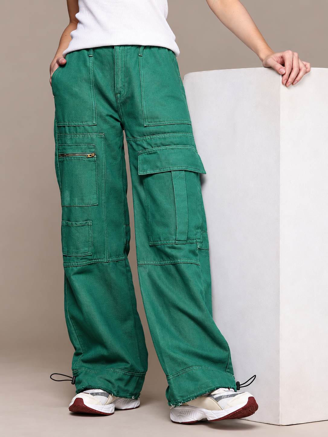 Women Wide Leg Mid-Rise Jeans