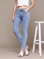 Women Slim Fit Mid-Rise Light Fade Stretchable Jeans