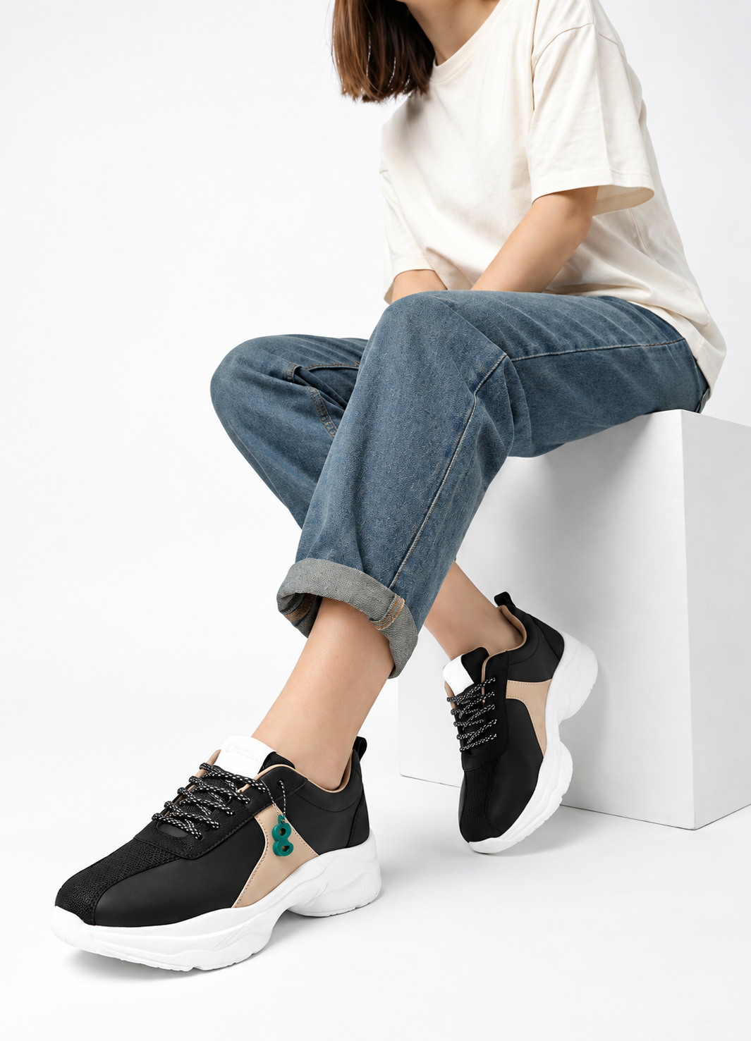 Women Contrast Sole Sneakers