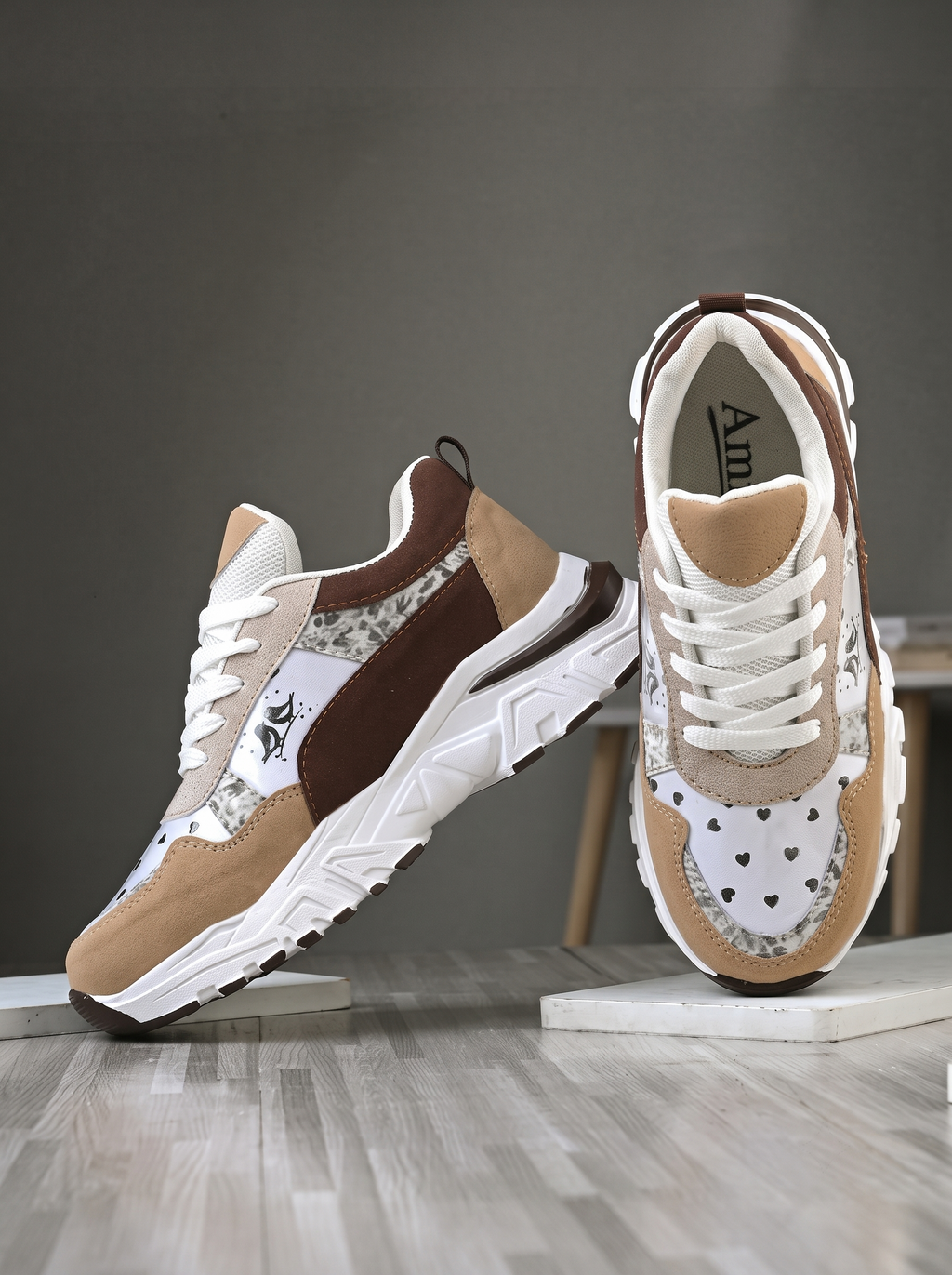 Women Colourblocked Lace-Ups Chunky Sole Sneakers