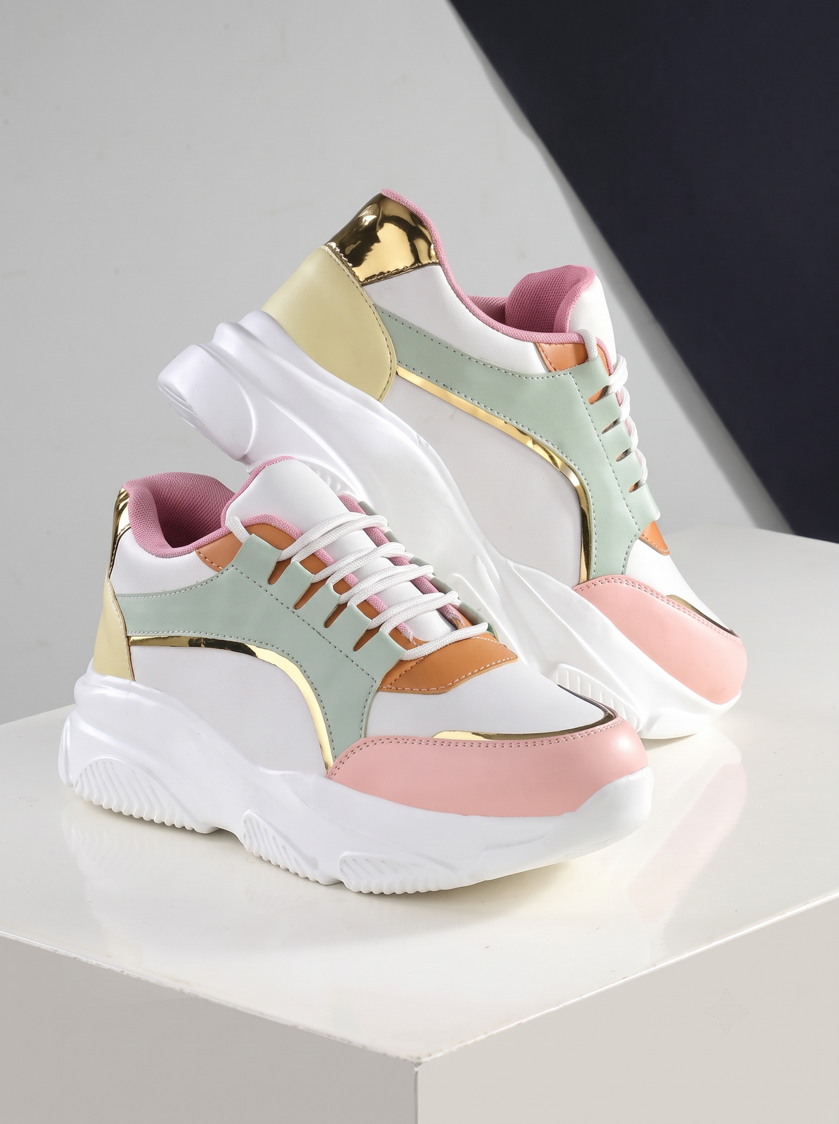 Women Colourblocked Light-Weight Sneakers