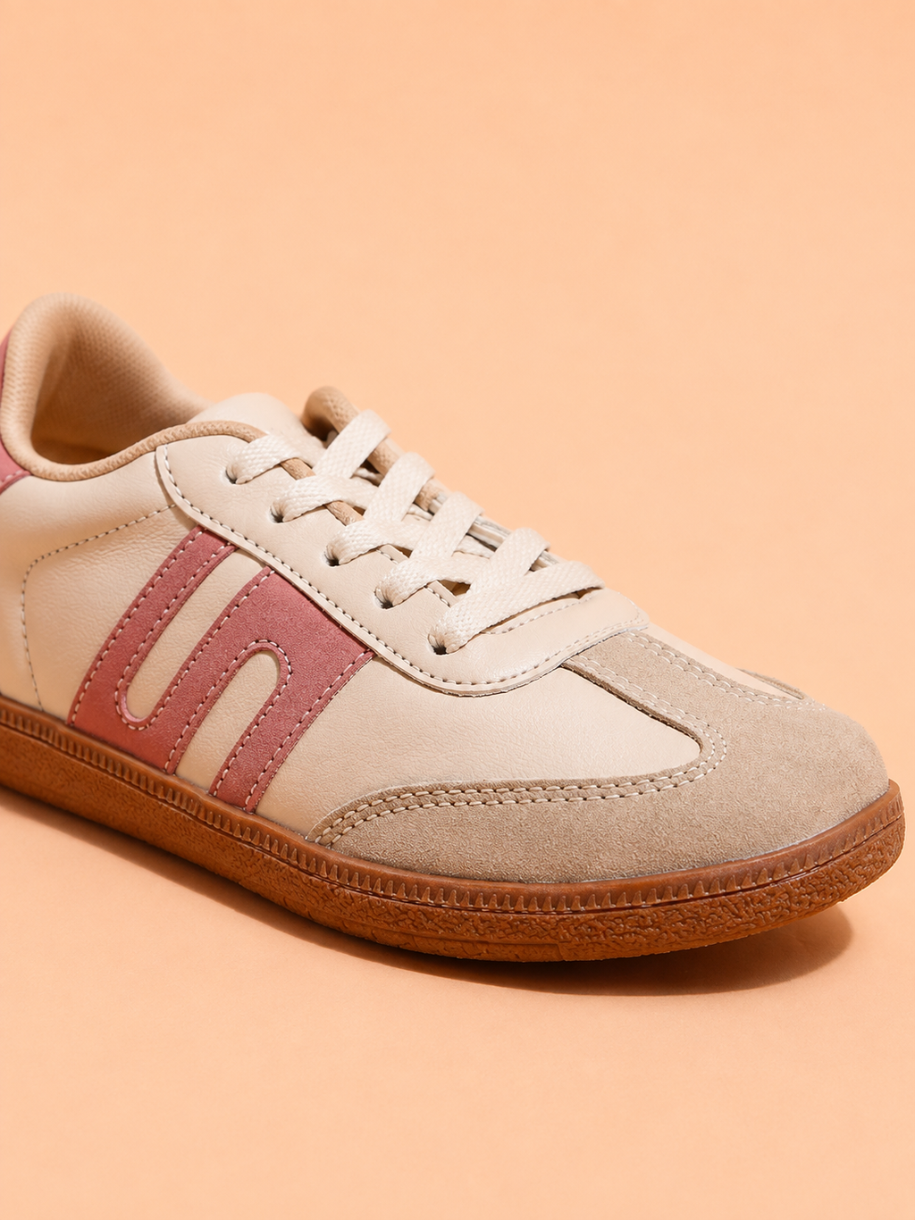 Women Colourblocked Lac-Up Sneakers