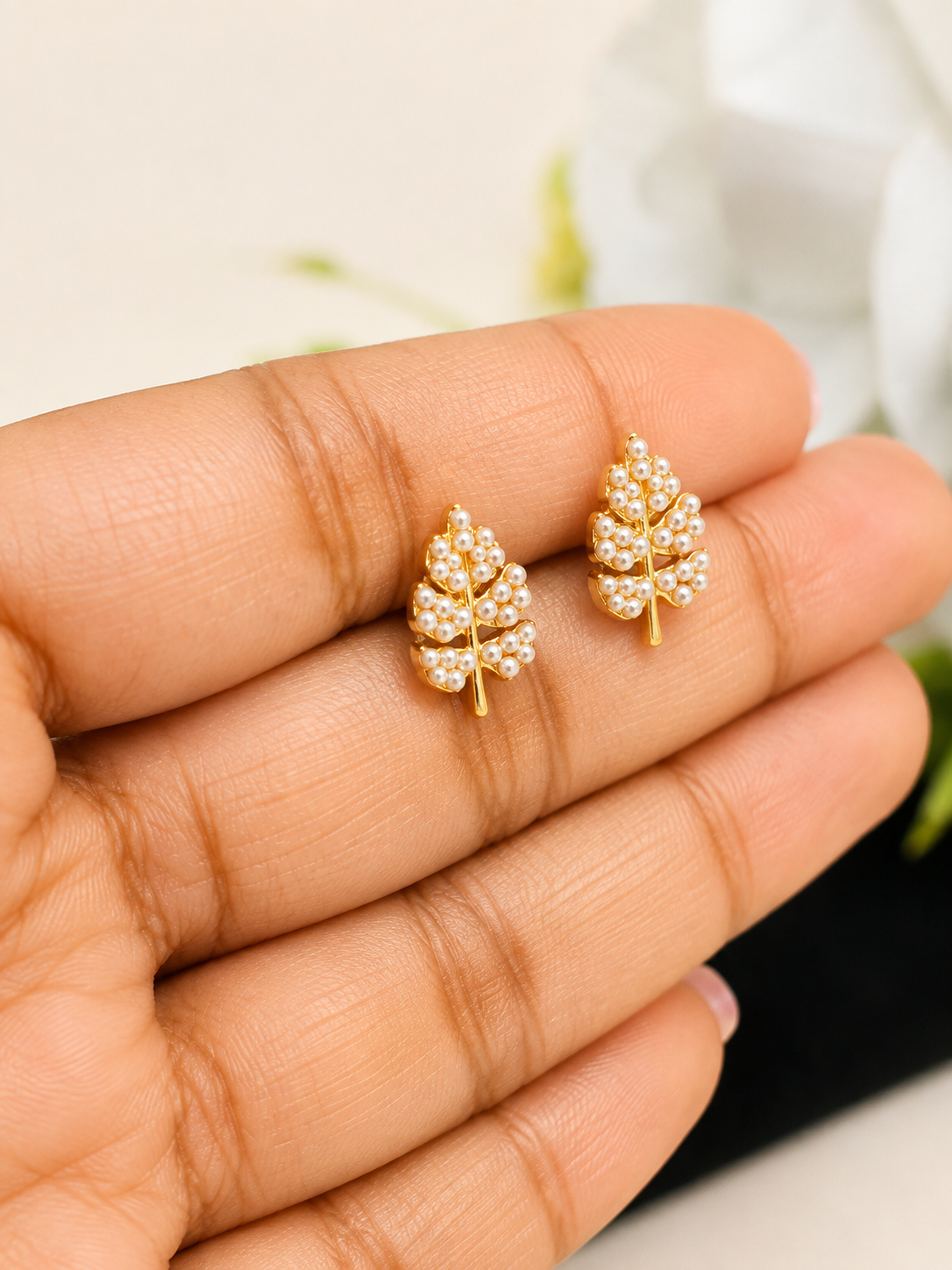 Leaf Shaped Studs Earrings