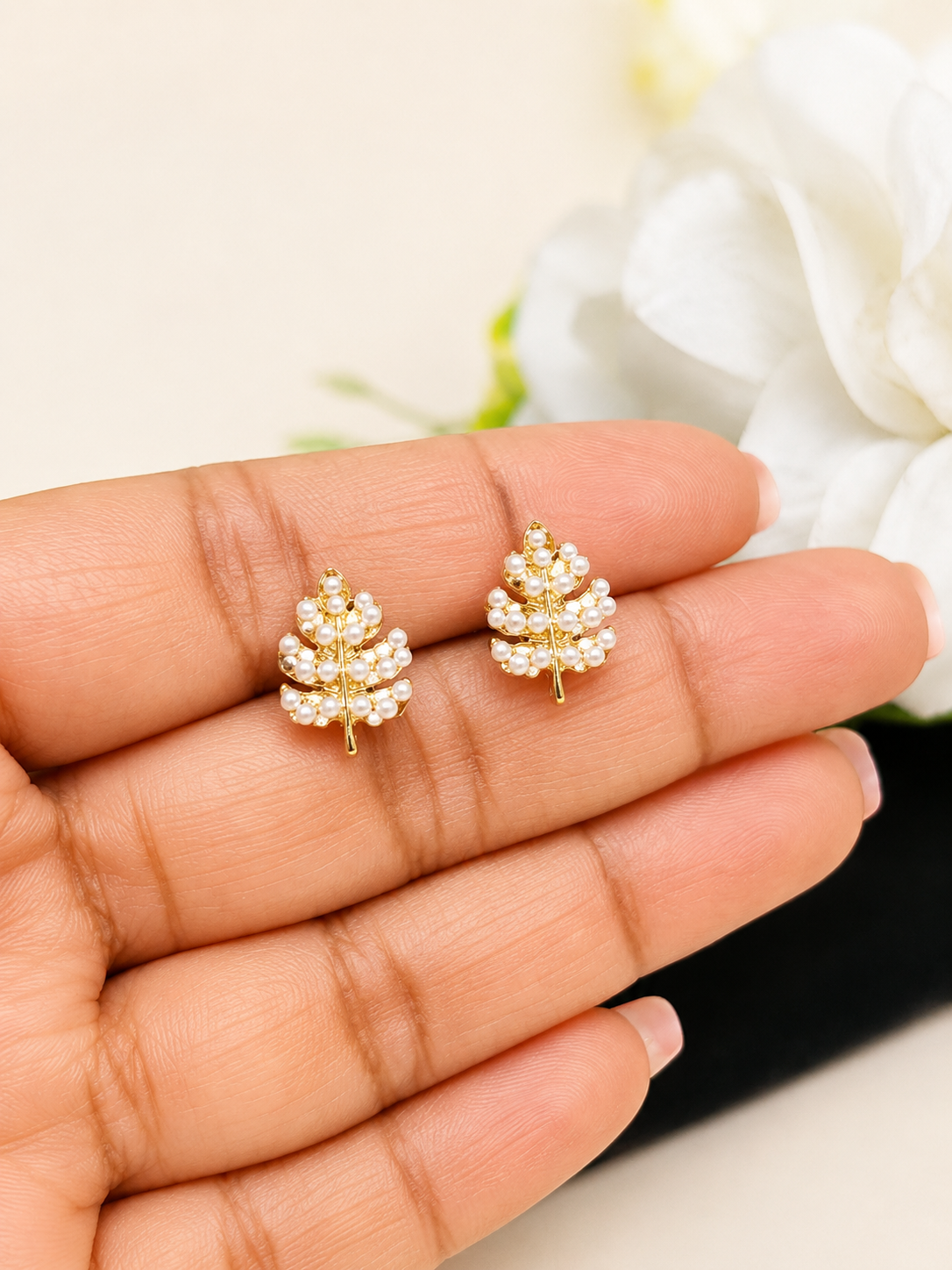 Leaf Shaped Studs Earrings