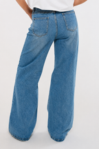 Women Smart Baggy High-Rise Mildly Distressed Light Fade Stretchable Jeans