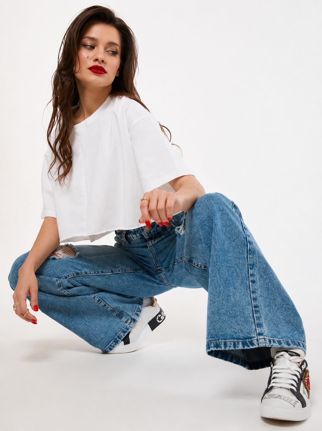 Women Smart Baggy High-Rise Mildly Distressed Light Fade Stretchable Jeans
