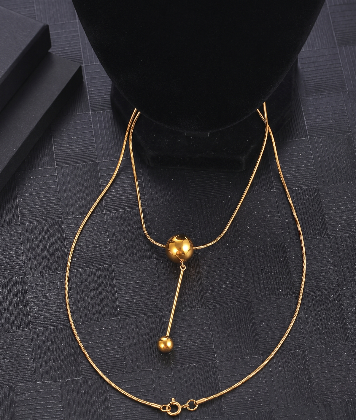Stainless Steel Gold-Plated Contemporary Anti Tarnish Pendent & Chain