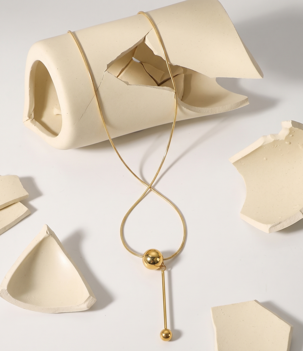 Stainless Steel Gold-Plated Contemporary Anti Tarnish Pendent & Chain