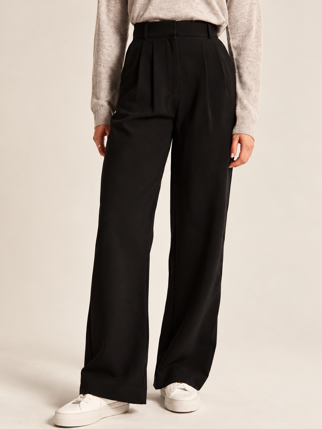 Women Relaxed Straight Leg Straight Fit High-Rise Pleated Trousers