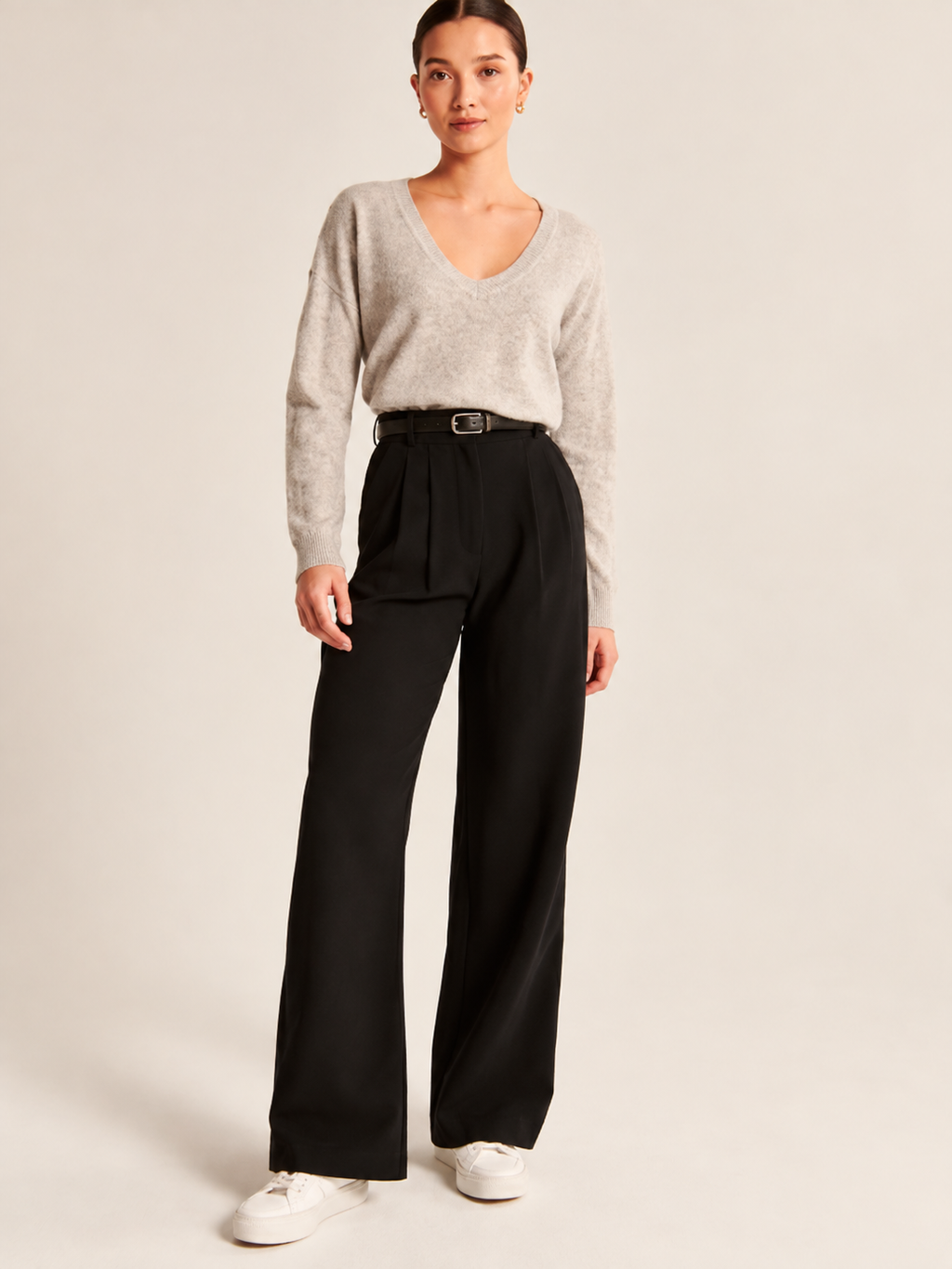 Women Relaxed Straight Leg Straight Fit High-Rise Pleated Trousers