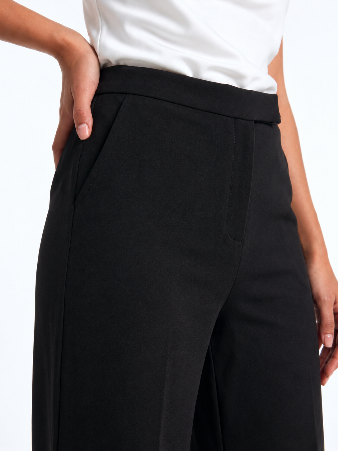 Women High-Rise Botcut Trousers