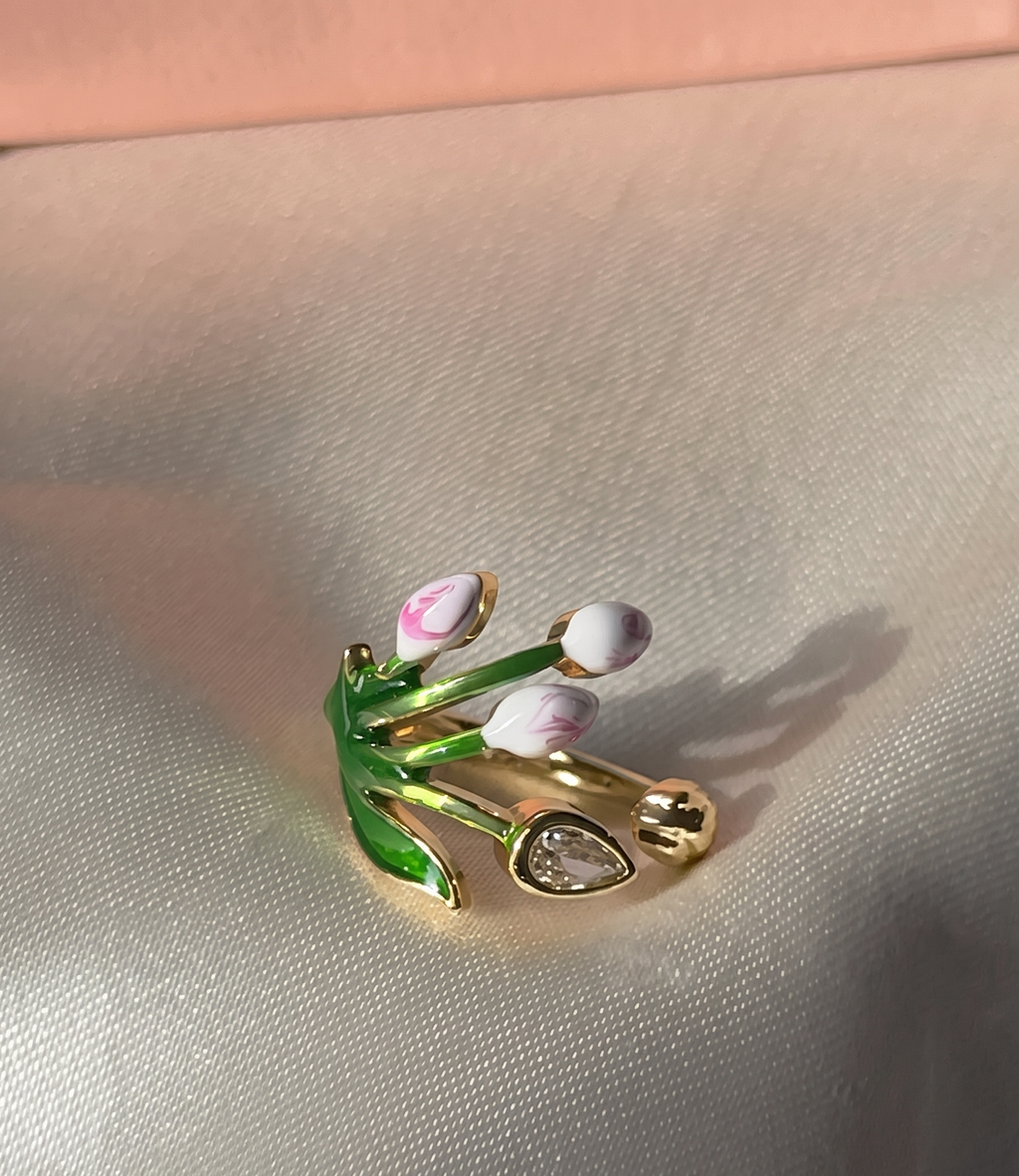 Delicately Wrapped Tulip Ring