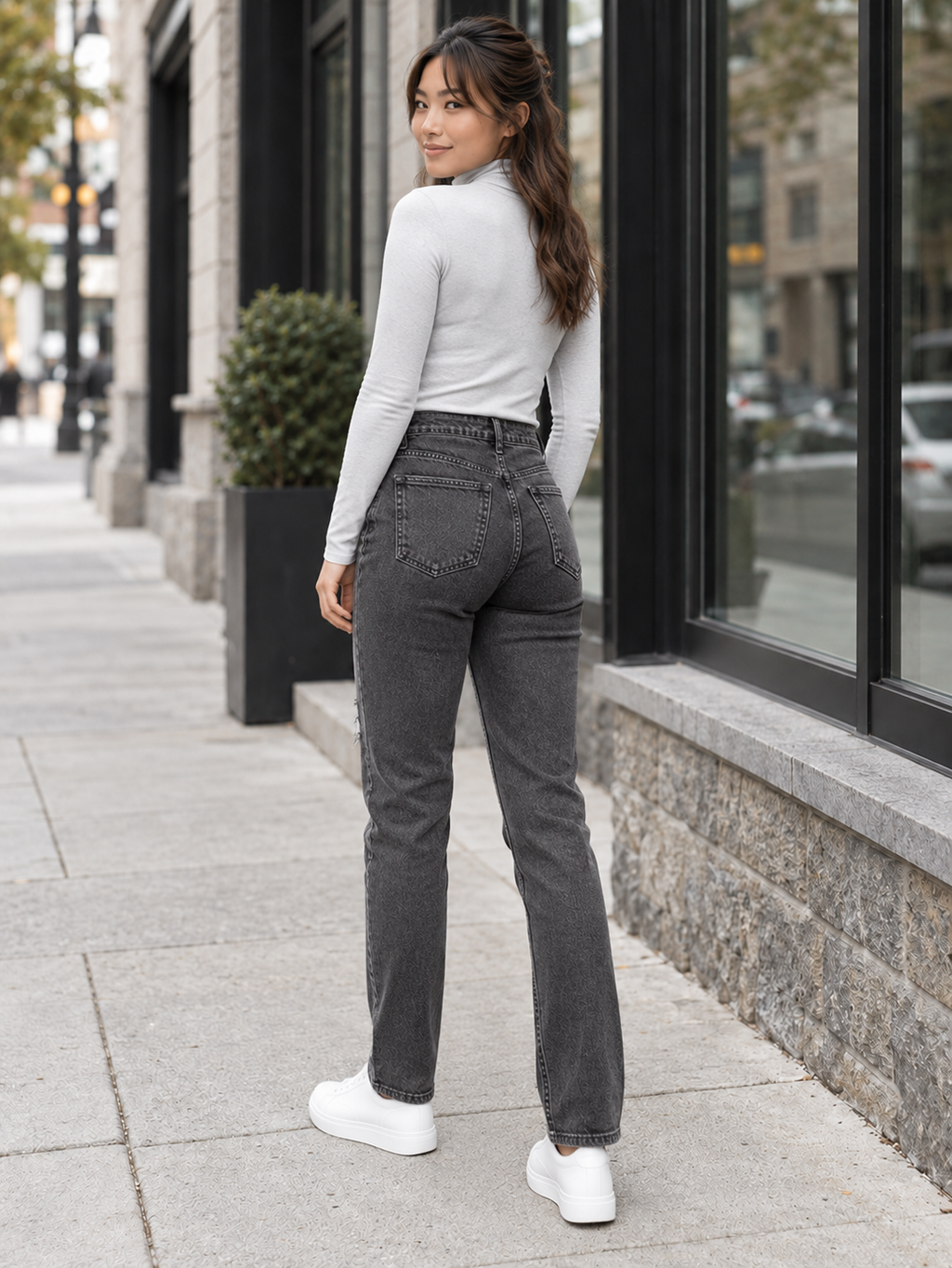 Women Straight Fit Low Distress Stretchable Jeans