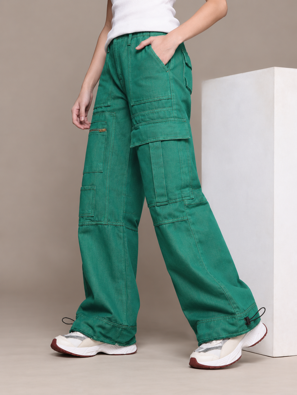 Women Wide Leg Mid-Rise Jeans
