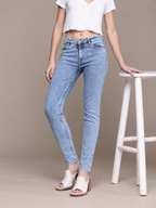 Women Slim Fit Mid-Rise Light Fade Stretchable Jeans