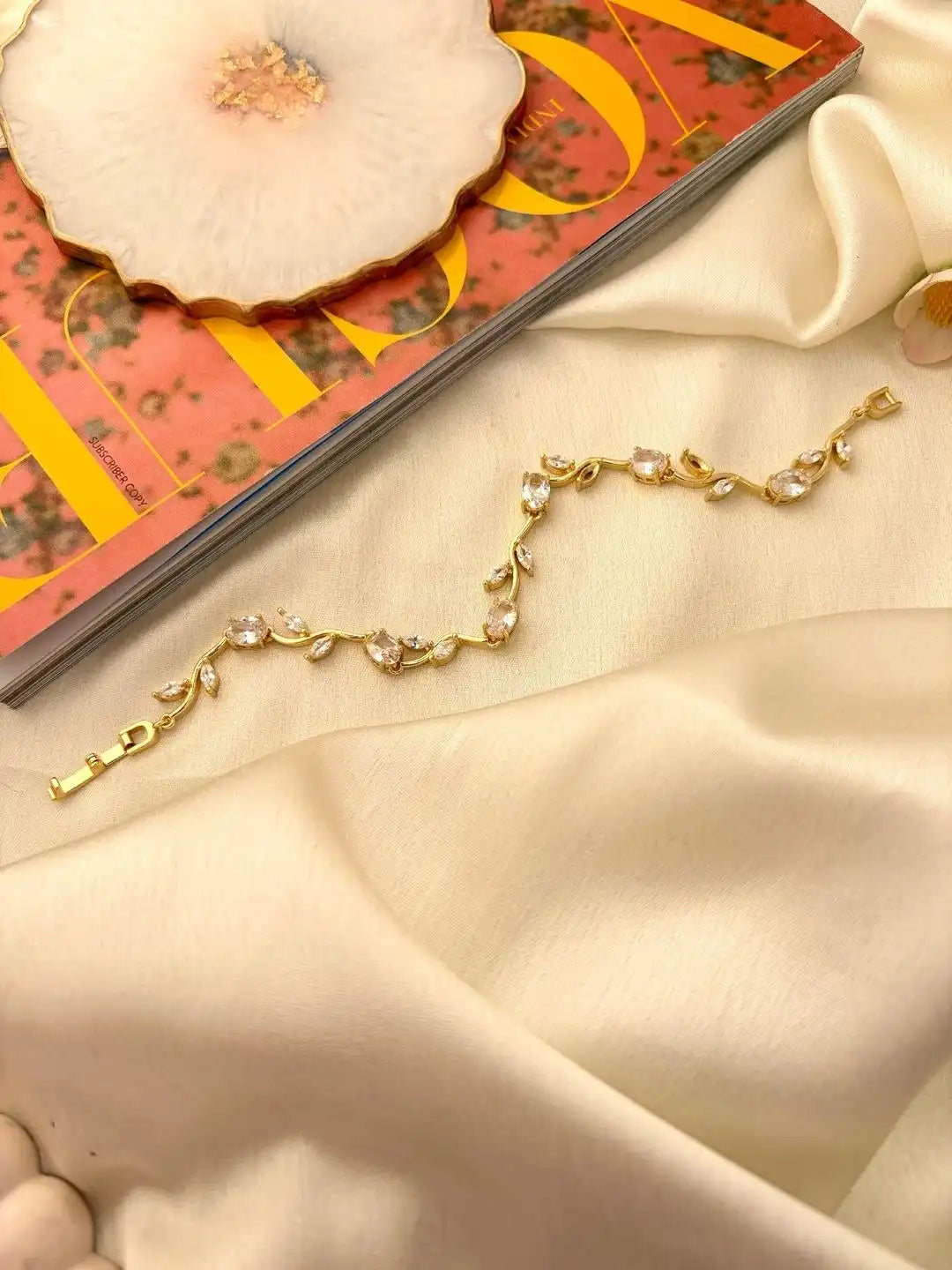 Women Gold-Plated Link Bracelet