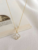 Women Cut Out Flora Pendant Necklace