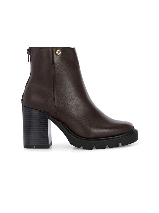 Women Block Heeled Chelsea Women Brown Boots
