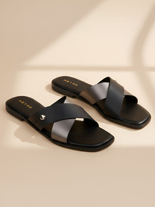 Women Solid Square Toe Flats
