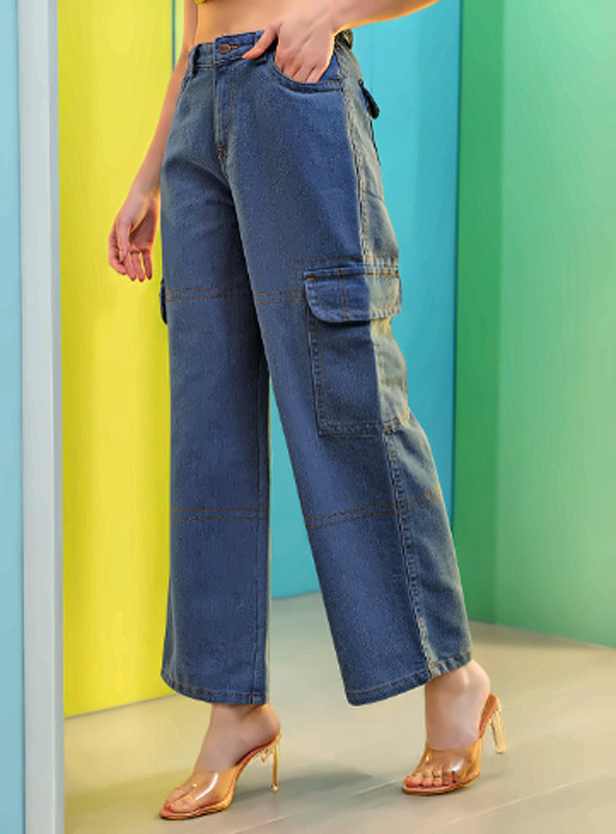 Women Baggy Fit High-Rise Clean Look Cargo Jeans