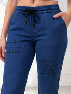 Women Mid-Rise Dark Shade Stretchable Cropped Jeans