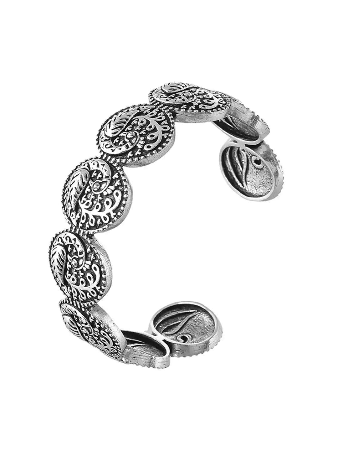 Morni Vannamayil Cuff