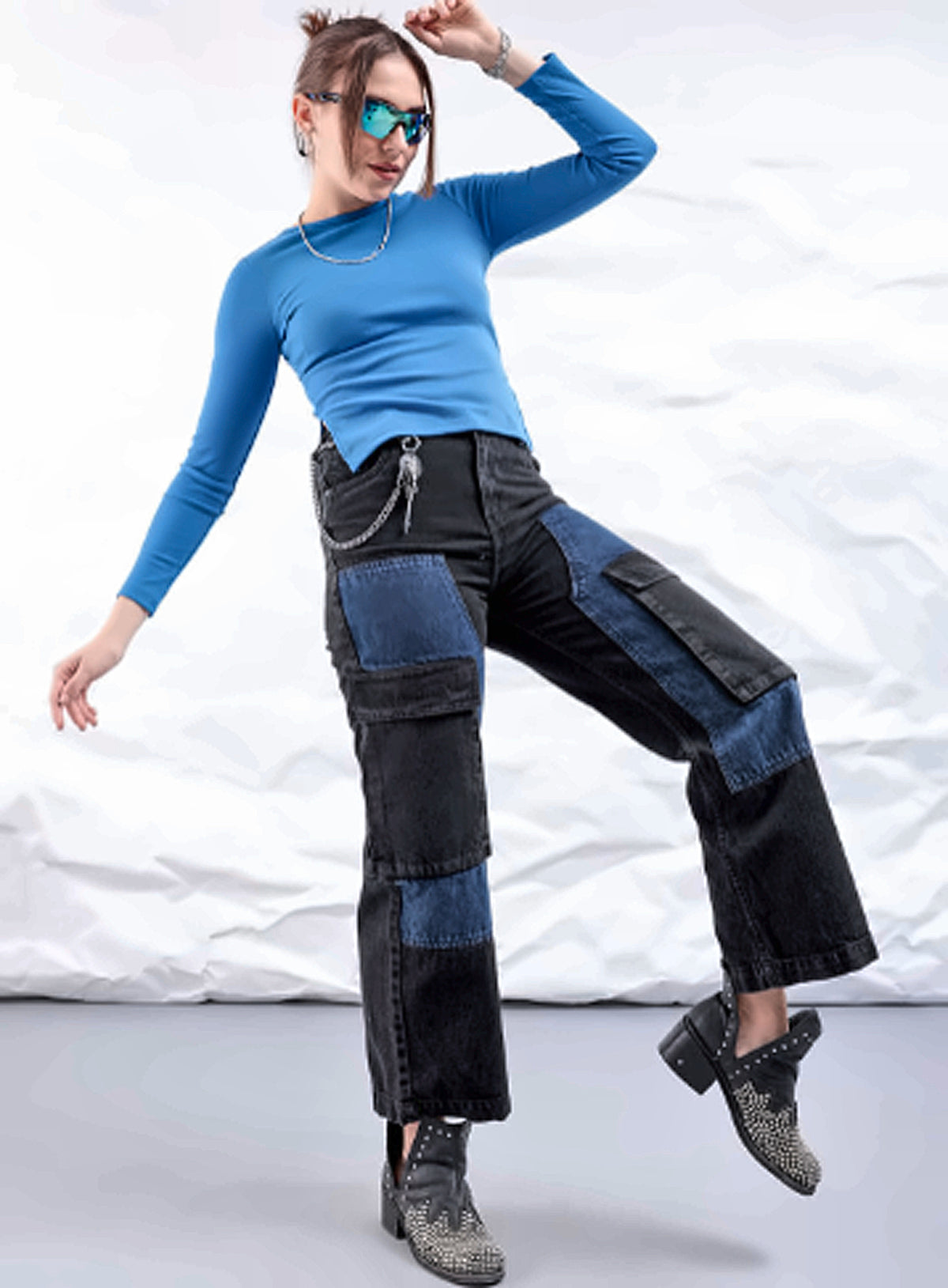 Women Carpenter Fit High-Rise Pure Cotton Cargo Jeans